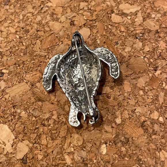 SeaTurtle Pin - Picture 2 of 4